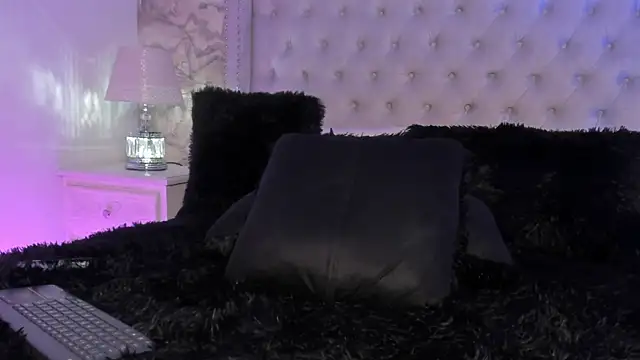 Snapshot of Kev_jenner chatting on 7, 2, 2025 Kev jenner online show from 7, 2, 2025