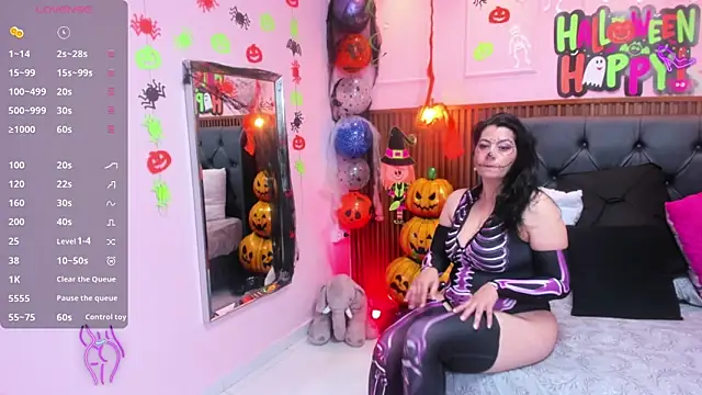 Snapshot of MEYLAGIA chatting on 28, 10, 2025 MEYLAGIA online show from 28, 10, 2025