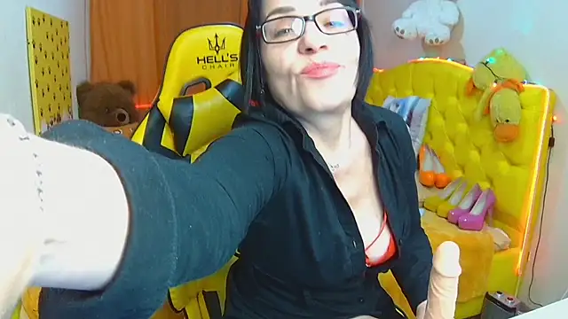 Snapshot of SandraHormas chatting on 4, 2, 2025 SandraHormas online show from 4, 2, 2025