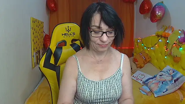 Snapshot of SandraHormas chatting on 5, 3, 2025 SandraHormas online show from 5, 3, 2025