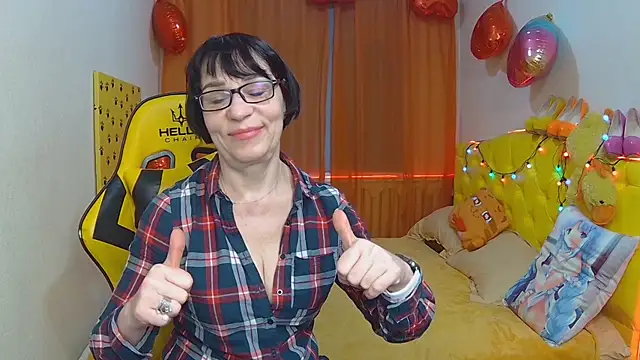 Snapshot of SandraHormas chatting on 10, 3, 2025 SandraHormas online show from 10, 3, 2025