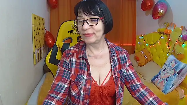 Snapshot of SandraHormas chatting on 11, 3, 2025 SandraHormas online show from 11, 3, 2025