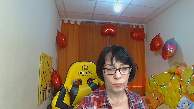 Snapshot of SandraHormas chatting on 11, 3, 2025 SandraHormas online show from 11, 3, 2025