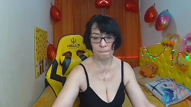 Snapshot of SandraHormas chatting on 23, 3, 2025 SandraHormas online show from 23, 3, 2025