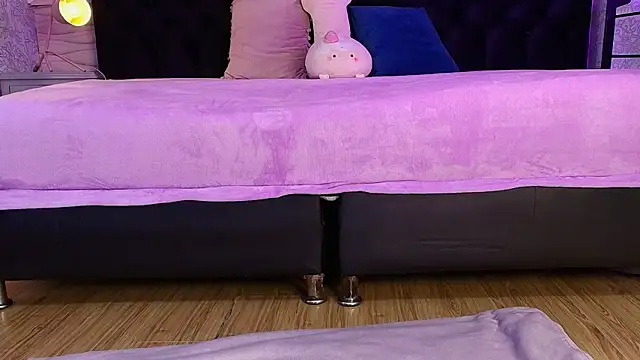 Julieta Cortes   online show from 7, 4, 2026