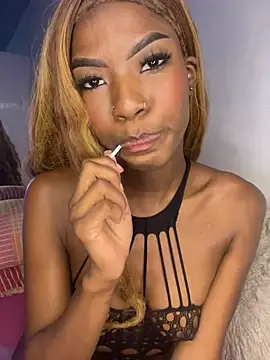 Snapshot of Petite_yisell chatting on 10, 3, 2025 Petite yisell online show from 10, 3, 2025