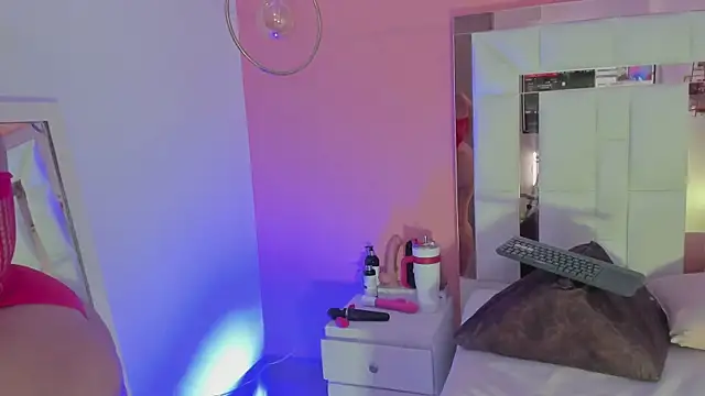 Alanna hot3 online show from 14, 2, 2026