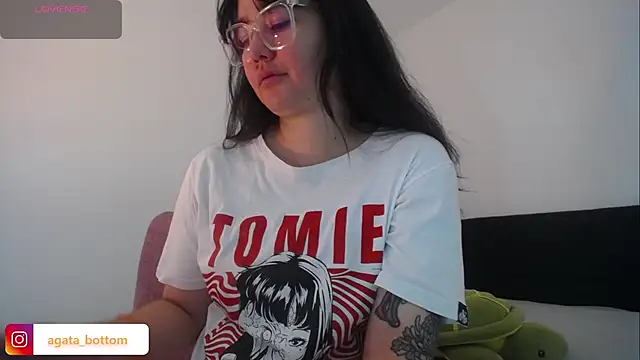 NewAgatha Bolton online show from 6, 10, 2025