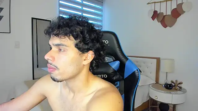 mateoleonee online show from 17, 2, 2025