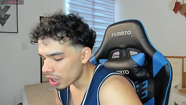 mateoleonee online show from 20, 2, 2025