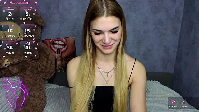 Hellen Moore online show from 29, 10, 2025