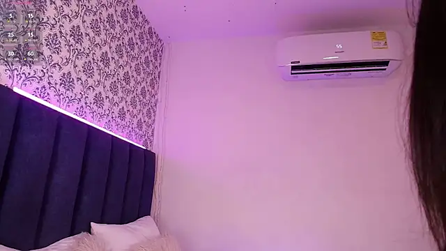 AmberMoss  online show from 7, 3, 2025