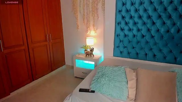 ohrianagibson online show from 15, 4, 2026