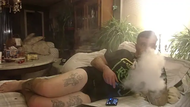 Snapshot of UnCuTupTheBuTT chatting on 21, 11, 2025 UnCuTupTheBuTT online show from 21, 11, 2025