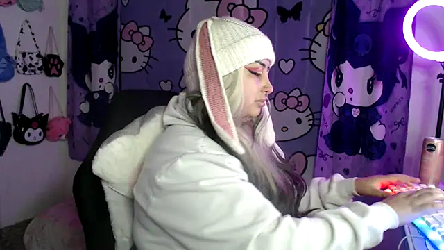 lussyevans24 online show from 17, 9, 2025