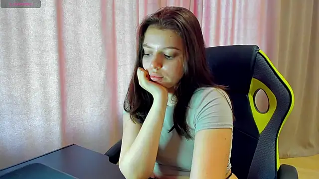 Snapshot of Nicky_Rosee chatting on 2, 6, 2026 Nicky Rosee online show from 2, 6, 2026