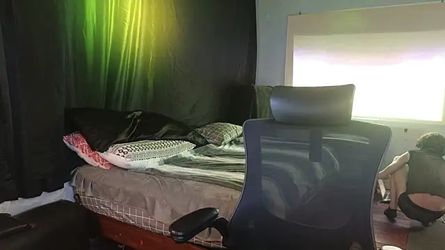 april show her online show from 9, 5, 2026