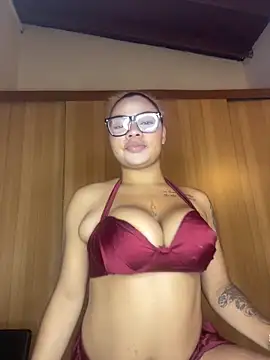 Eloisa cleavage  online show from 17, 4, 2026