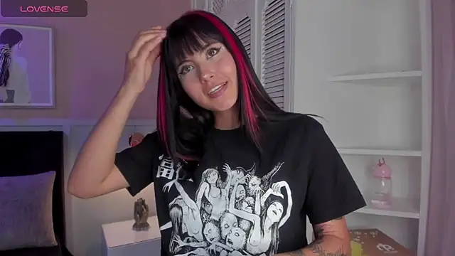 Snapshot of naoko_kirino chatting on 4, 1, 2025 naoko kirino online show from 4, 1, 2025