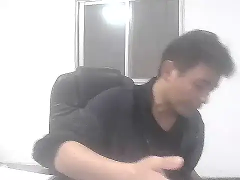 Snapshot of kisstoyousoon2024 chatting on 11, 11, 2025 kisstoyousoon2024 online show from 11, 11, 2025