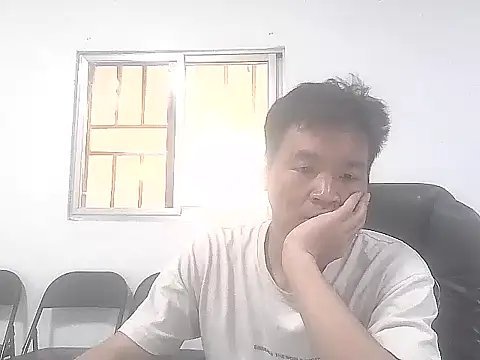 Snapshot of kisstoyousoon2024 chatting on 19, 11, 2025 kisstoyousoon2024 online show from 19, 11, 2025