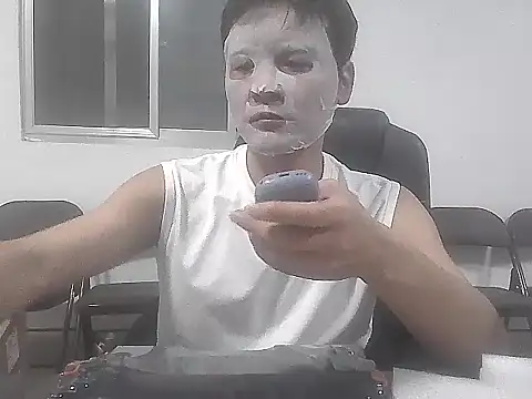 Snapshot of kisstoyousoon2024 chatting on 3, 12, 2025 kisstoyousoon2024 online show from 3, 12, 2025