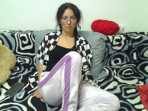 Emmatoo online show from 13, 4, 2026