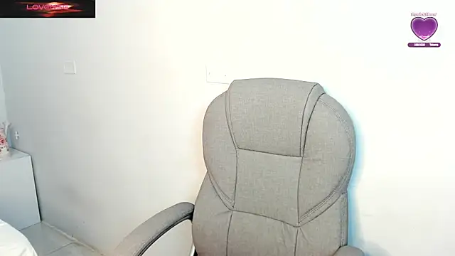 Snapshot of celestica_rose chatting on 4, 12, 2024 celestica rose online show from 4, 12, 2024