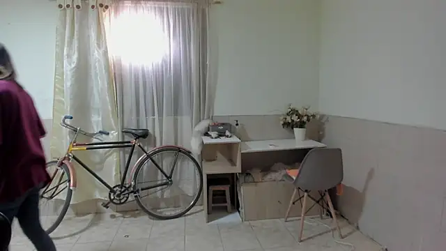 linnie  online show from 29, 10, 2025