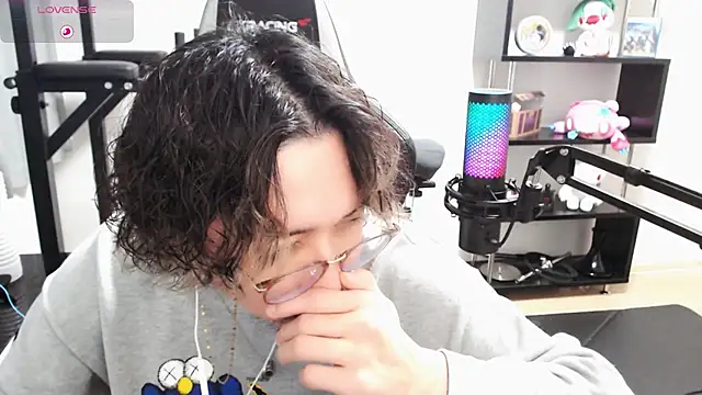 Shizukuu online show from 16, 3, 2025