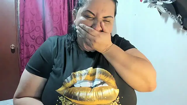 Snapshot of tetasgrandes_karol chatting on 5, 1, 2025 tetasgrandes karol online show from 5, 1, 2025