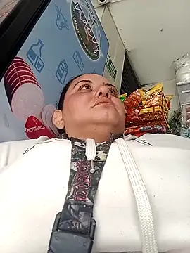 Snapshot of tetasgrandes_karol chatting on 18, 11, 2025 tetasgrandes karol online show from 18, 11, 2025