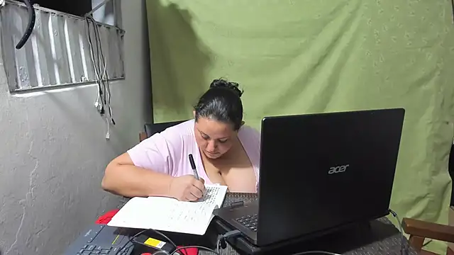 Snapshot of tetasgrandes_karol chatting on 9, 2, 2026 tetasgrandes karol online show from 9, 2, 2026