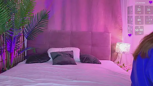 Mia  Peach online show from 18, 1, 2025