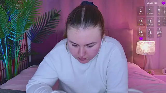 Mia  Peach online show from 22, 1, 2025