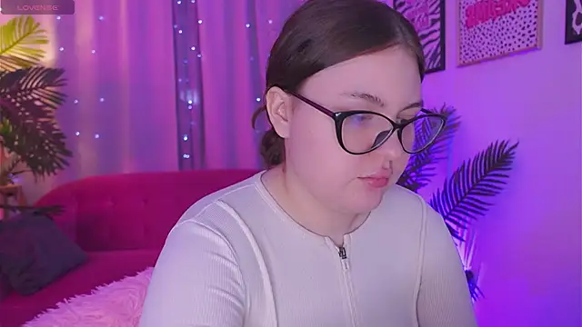 Mia  Peach online show from 18, 3, 2025