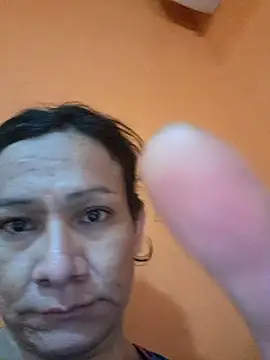 miicheele32 online show from 10, 9, 2025