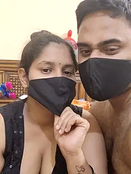 IND COUPLE1 online show from 5, 3, 2025