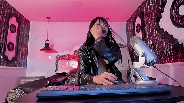 Snapshot of NAILAHARD chatting on 28, 12, 2024 NAILAHARD online show from 28, 12, 2024