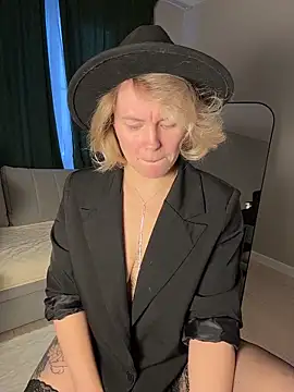 Charming Daphny online show from 15, 2, 2026