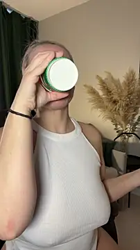 Charming Daphny online show from 2, 4, 2026