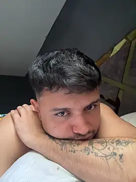 Snapshot of bruce__naughty chatting on 19, 10, 2025 bruce naughty online show from 19, 10, 2025