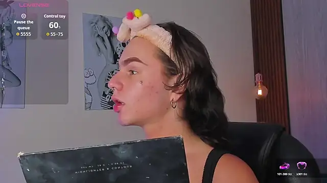 Snapshot of miah_connor chatting on 12, 11, 2025 miah connor online show from 12, 11, 2025