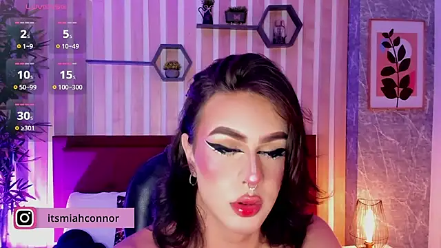 Snapshot of miah_connor chatting on 24, 11, 2025 miah connor online show from 24, 11, 2025