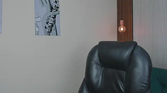 Snapshot of miah_connor chatting on 28, 11, 2025 miah connor online show from 28, 11, 2025