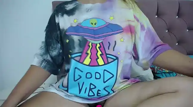 Snapshot of mirand_zackyx chatting on 14, 2, 2025 mirand zackyx online show from 14, 2, 2025