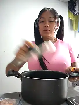 Snapshot of luisa16xxx chatting on 11, 10, 2025 luisa16xxx online show from 11, 10, 2025