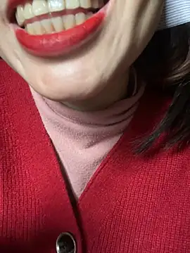 Laura8910 online show from 25, 2, 2025
