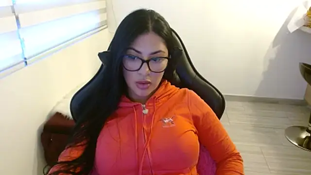 Charlotte cute18 online show from 12, 4, 2026