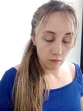 Snapshot of Isabel23zr chatting on 30, 12, 2024 Isabel23zr online show from 30, 12, 2024